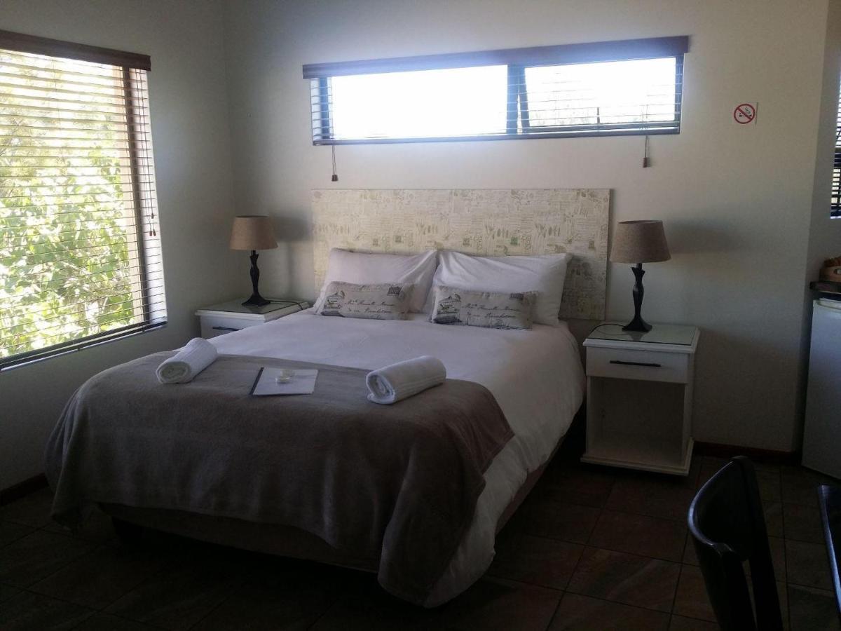 12 On Beach Guest House Saldanha Bay Exteriör bild
