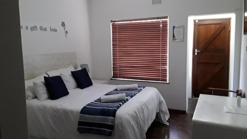 12 On Beach Guest House Saldanha Bay Exteriör bild