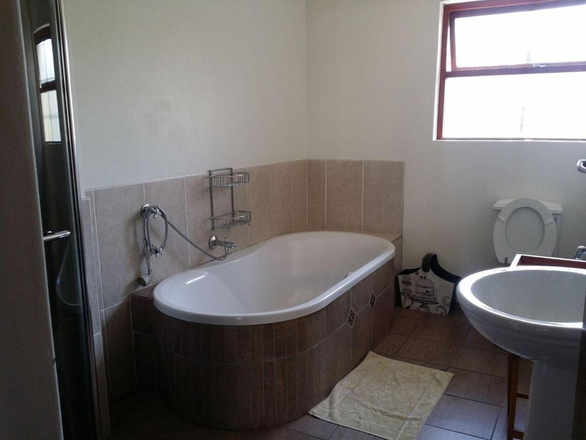 12 On Beach Guest House Saldanha Bay Exteriör bild