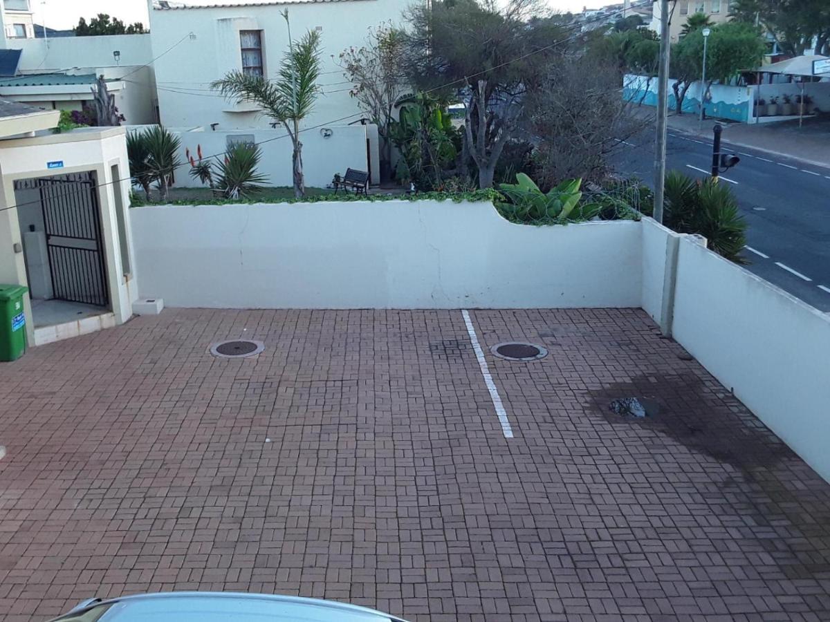 12 On Beach Guest House Saldanha Bay Exteriör bild