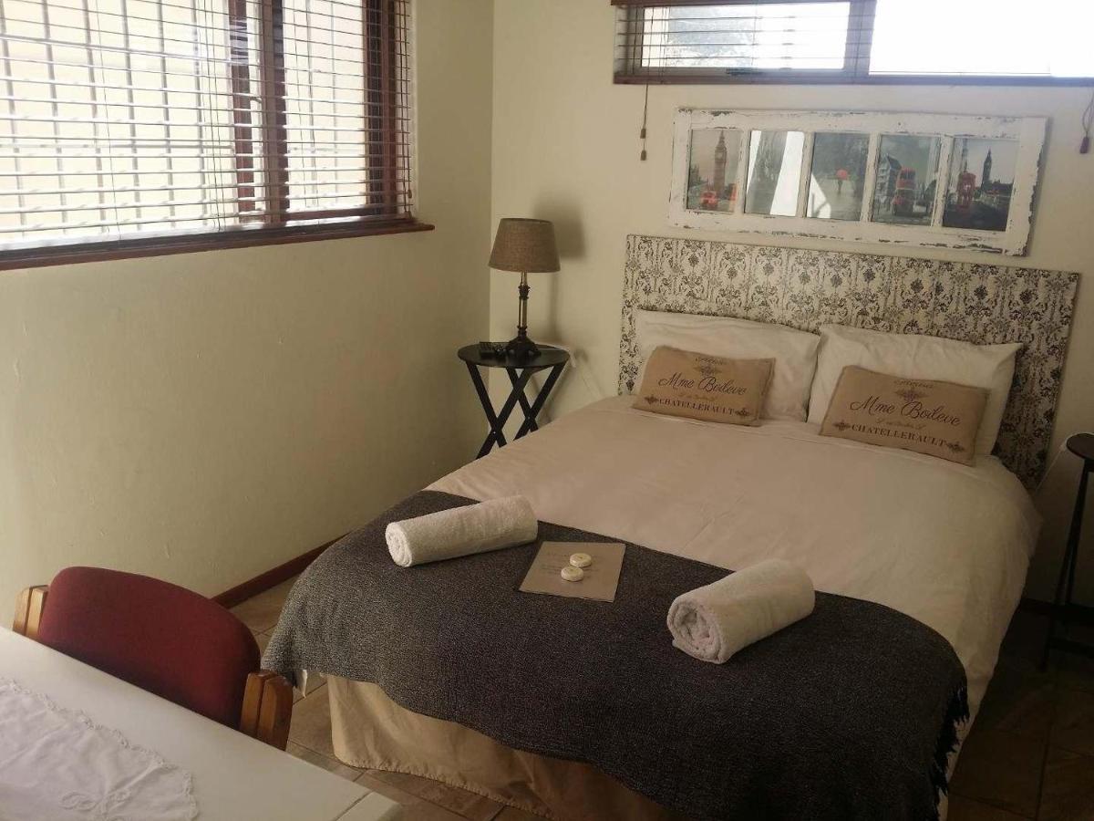 12 On Beach Guest House Saldanha Bay Exteriör bild