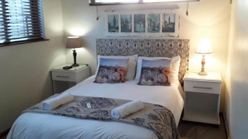12 On Beach Guest House Saldanha Bay Exteriör bild